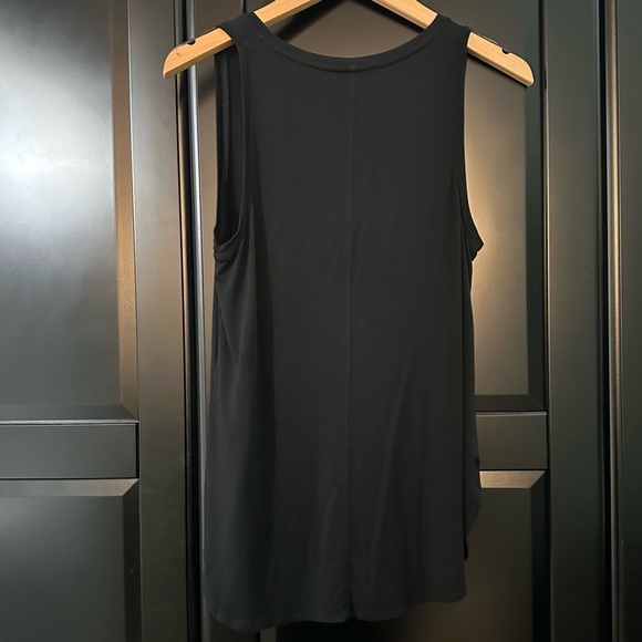 Aritzia Babaton V-neck Black Sleeveless Top - size small - Picture 3 of 7